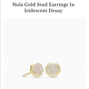 Kendra Scott stud earrings NWT
